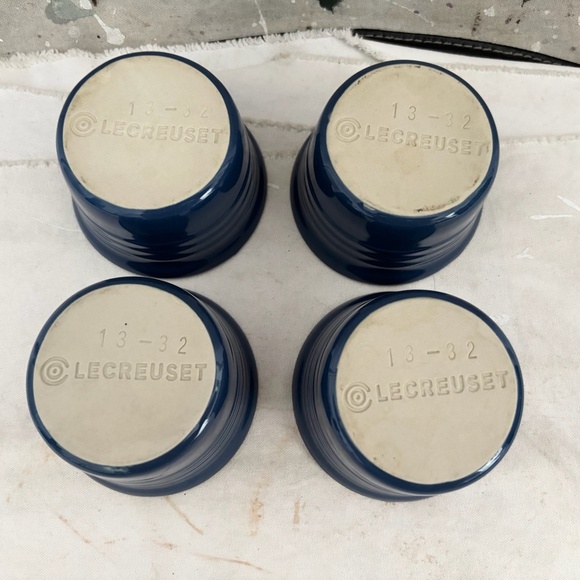 Le Creuset Blue Ramekins Mini Custard Cup, Cocotte Bakeware 4 oz - Picture 3 of 6